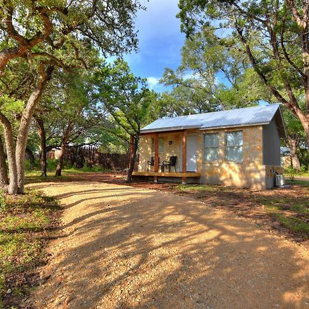 Cabins At Flite Acres - Morning Dove Wimberley Buitenkant foto