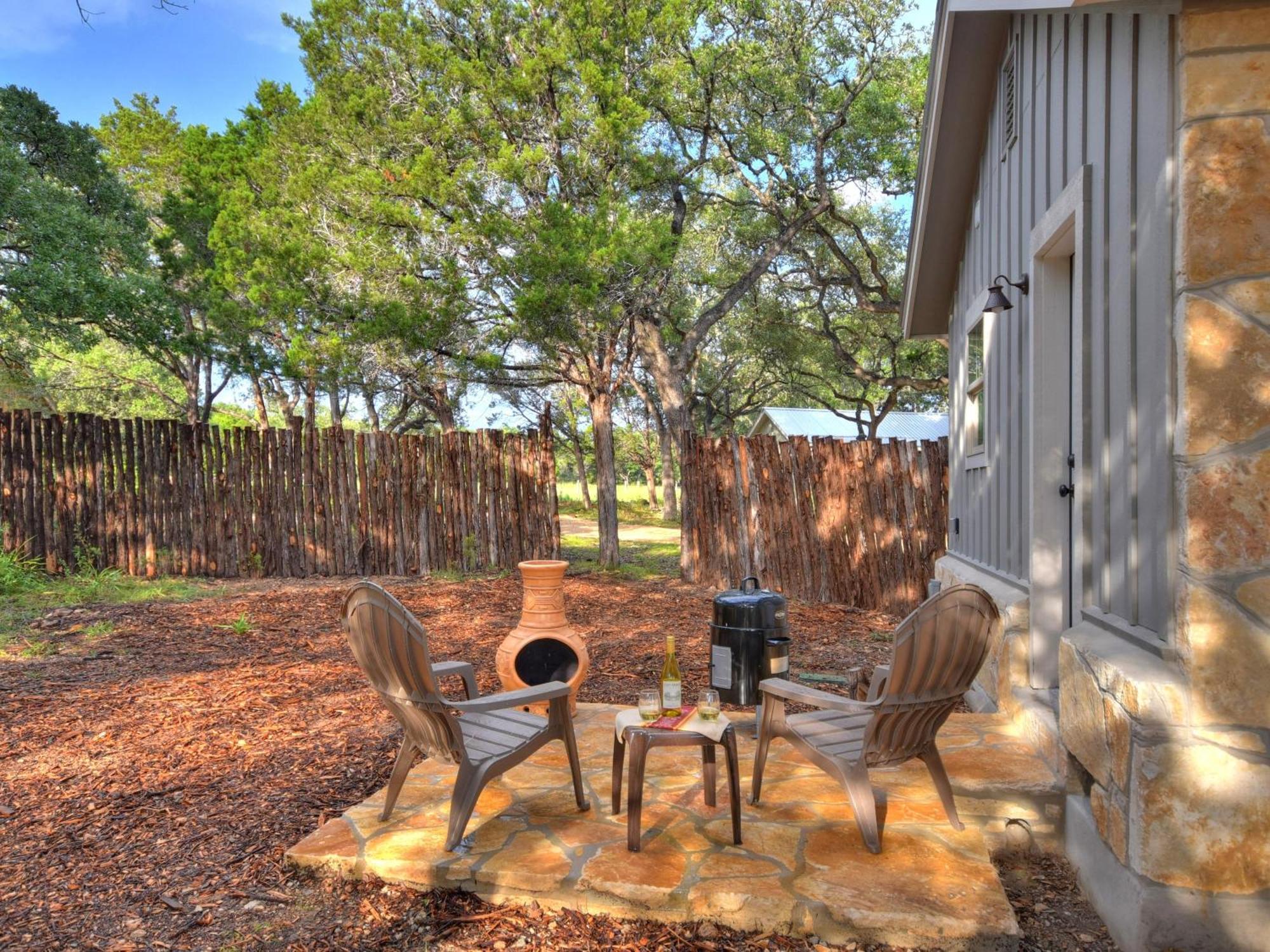 Cabins At Flite Acres - Morning Dove Wimberley Buitenkant foto